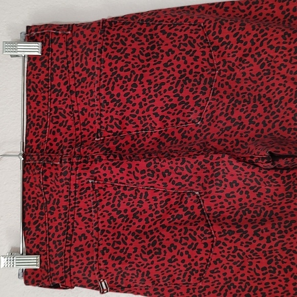 Alice + Olivia Black and Red Leopard Print Jeans Size 26 - Picture 6 of 10